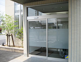 �����ȃN���j�b�N����